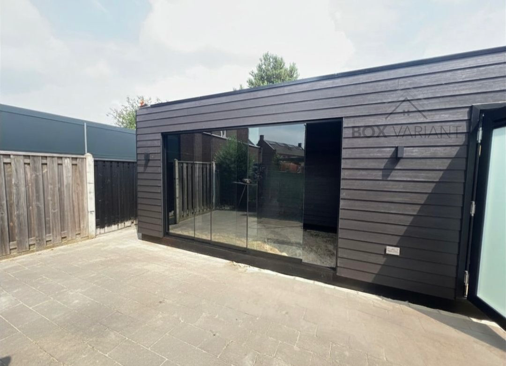 Model overlook met logo 1.webp