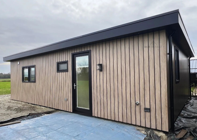 Model Rosewood - zijkant met logo.webp