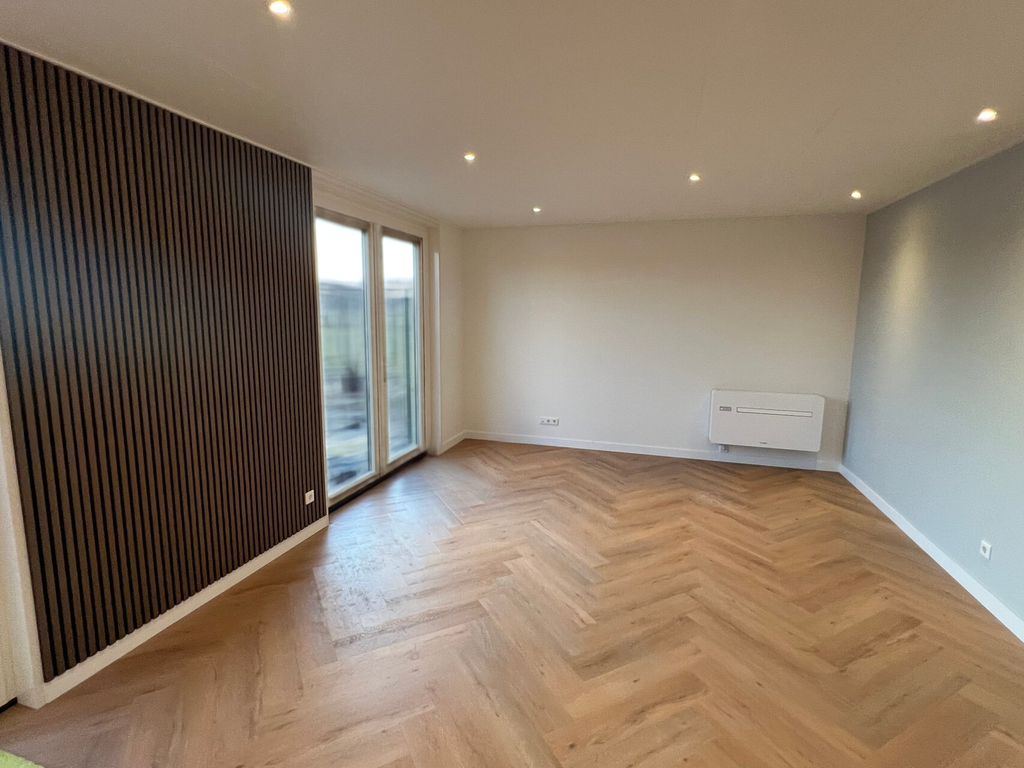 Model Rosewood -13.webp