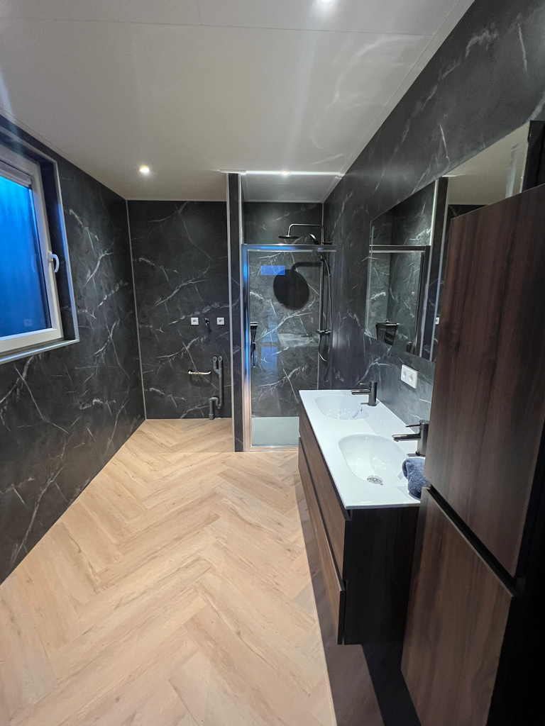 Model Rosewood -12.webp