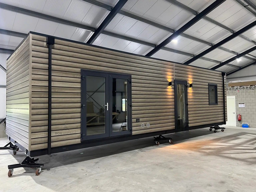 Model Cascade - voorkant met logo.webp