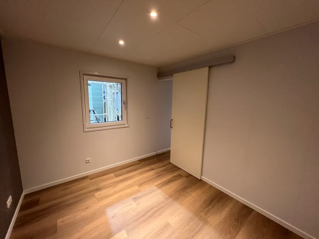 Model Cascade -7.jpeg.webp