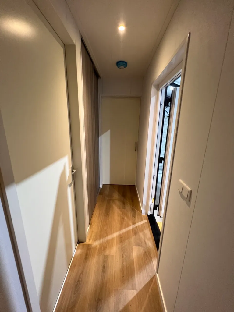 Model Cascade -5.jpeg.webp