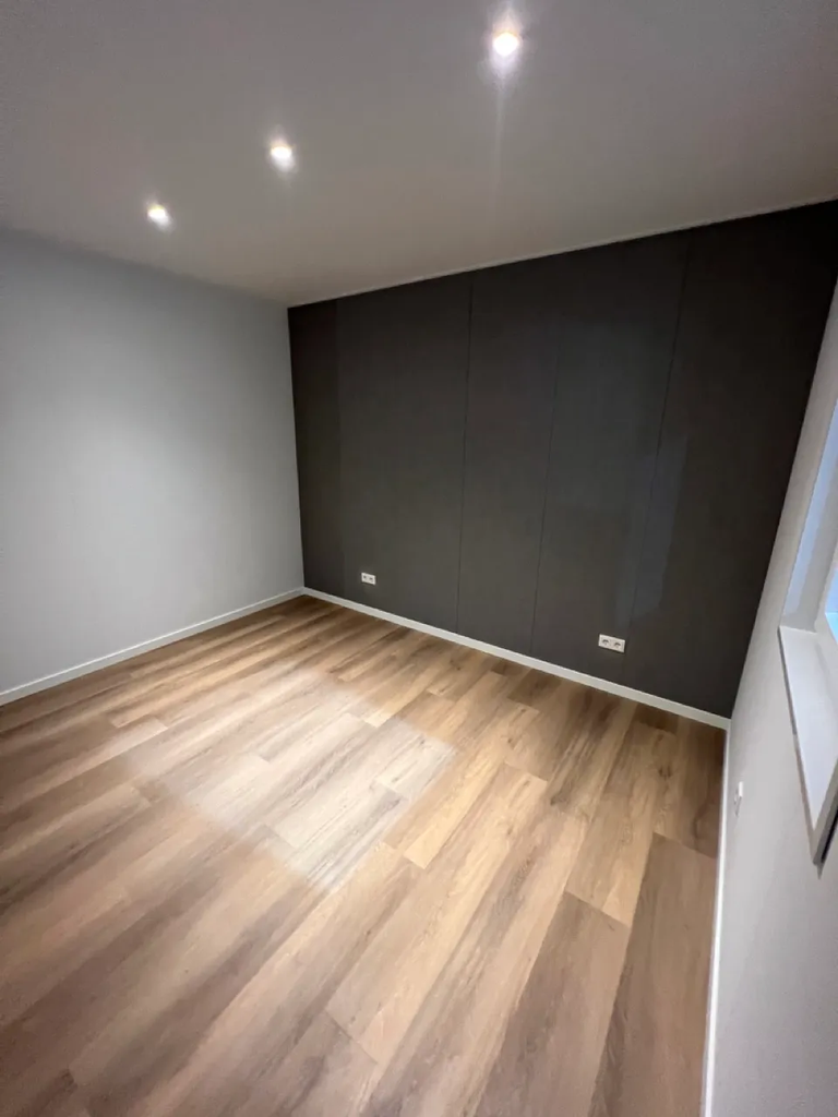 Model Cascade -6.jpeg.webp