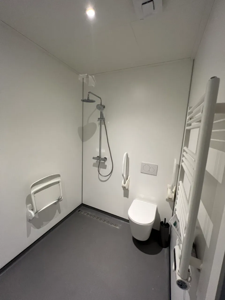 Model Cascade -4.jpeg.webp