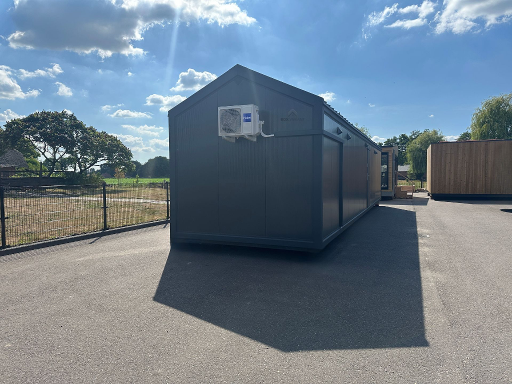 Model Reef - zijkant 3 met logo.webp