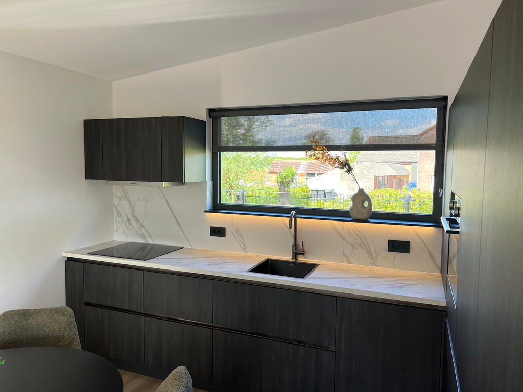 Model Crystal -3.webp