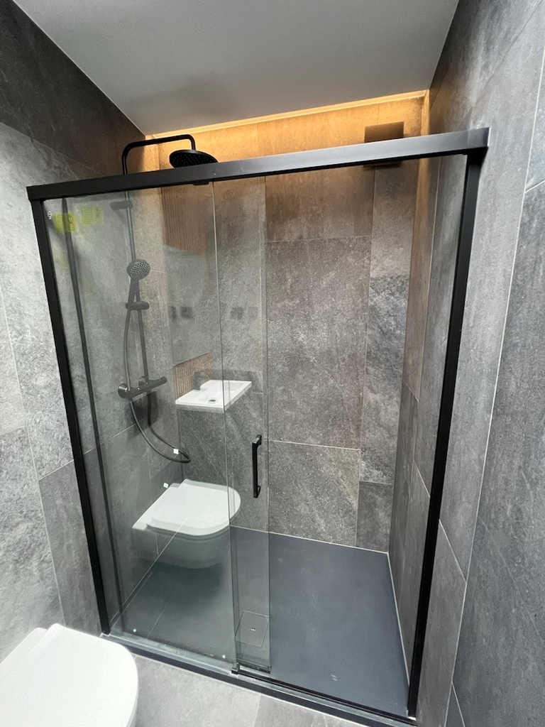 Model Crystal -2.webp