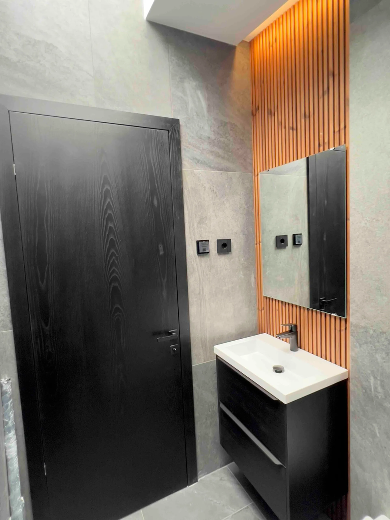 Model Crystal -10.jpeg.webp