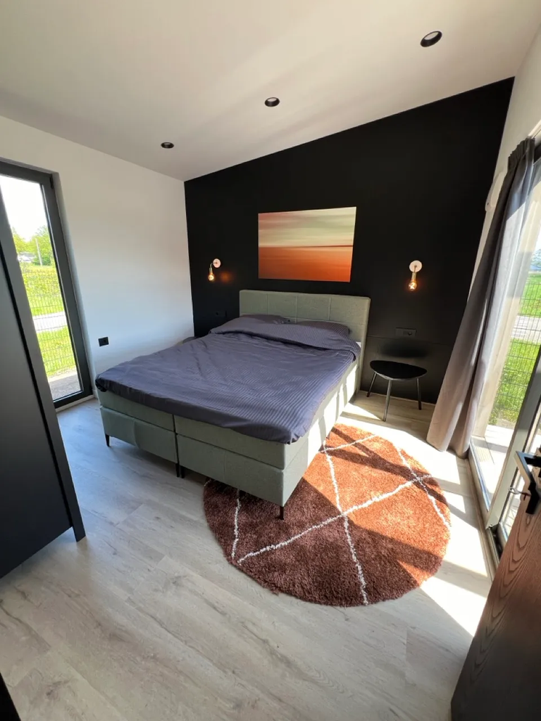 Model Crystal -16.jpeg.webp