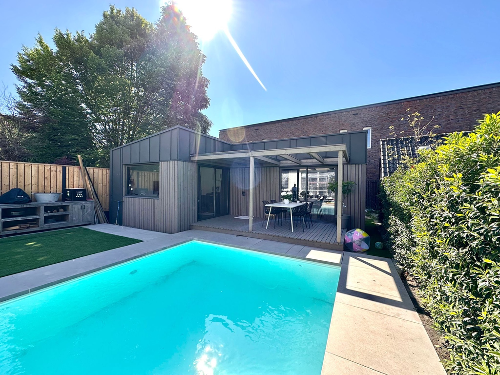 Model Cypress in Breda